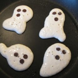 Блинчики-привидения: рецепт на Хэллоуин