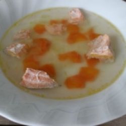 Суп из сёмги с рисом и яйцом пашот 