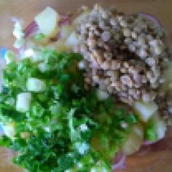 Салат из чечевицы и картофеля