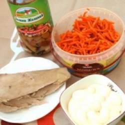 Салат с курицей, морковью по-корейски и опятами 