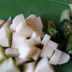 Салат из квашеной капусты с фасолью