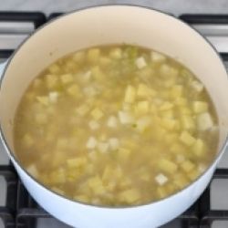 Картофельный крем-суп с сельдереем