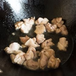Стир-фрай из курицы с цуккини и шампиньонами