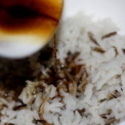Закуска из риса с креветками