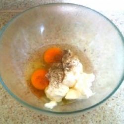Луковый пирог с яично-сметанной заливкой 