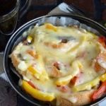 Грибная запеканка с хлебом и сыром