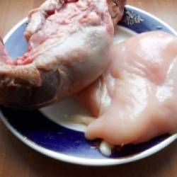Домашняя колбаса из курицы с языком 