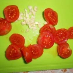 Кабачковая лапша с помидорами и моцареллой 